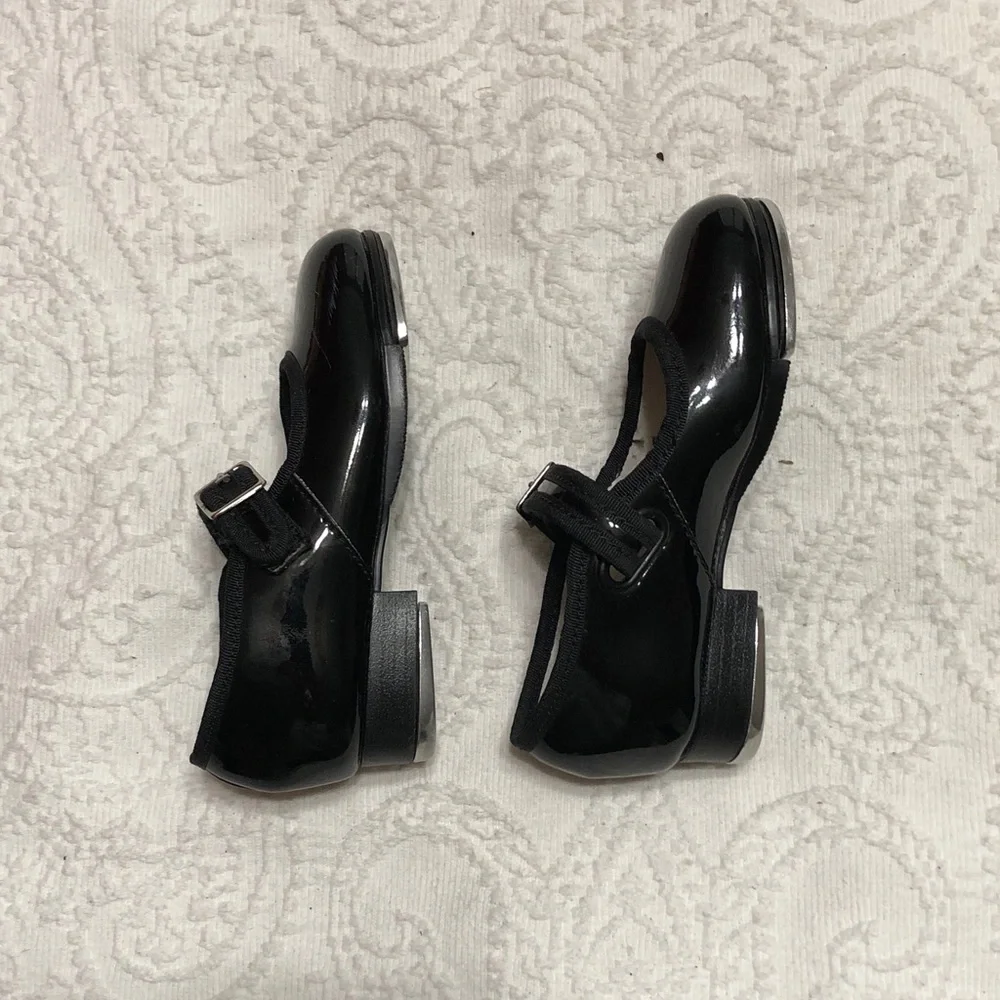 Capezio size 8w